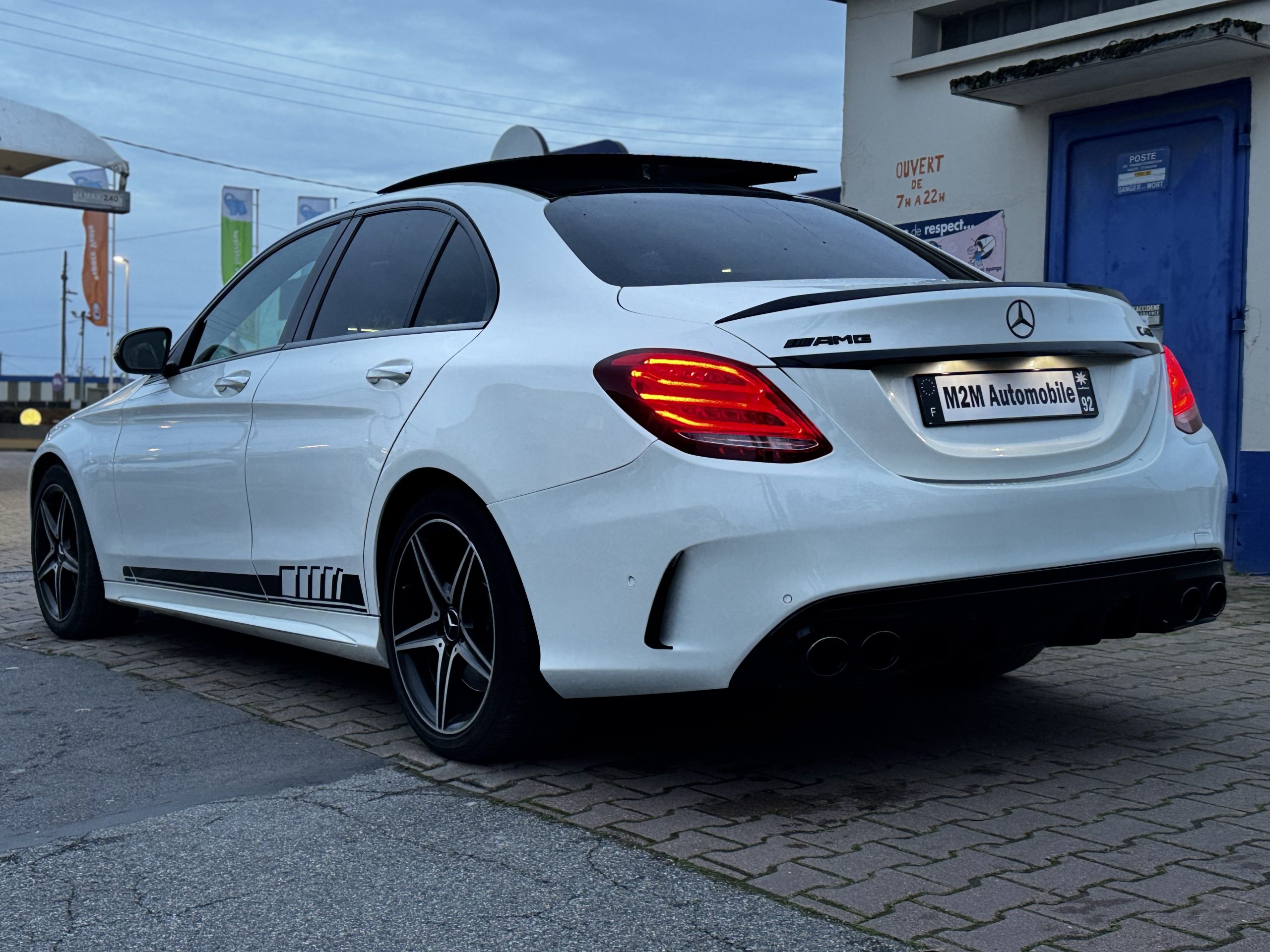 Mercedes-BENZ C 43 AMG – Image 19