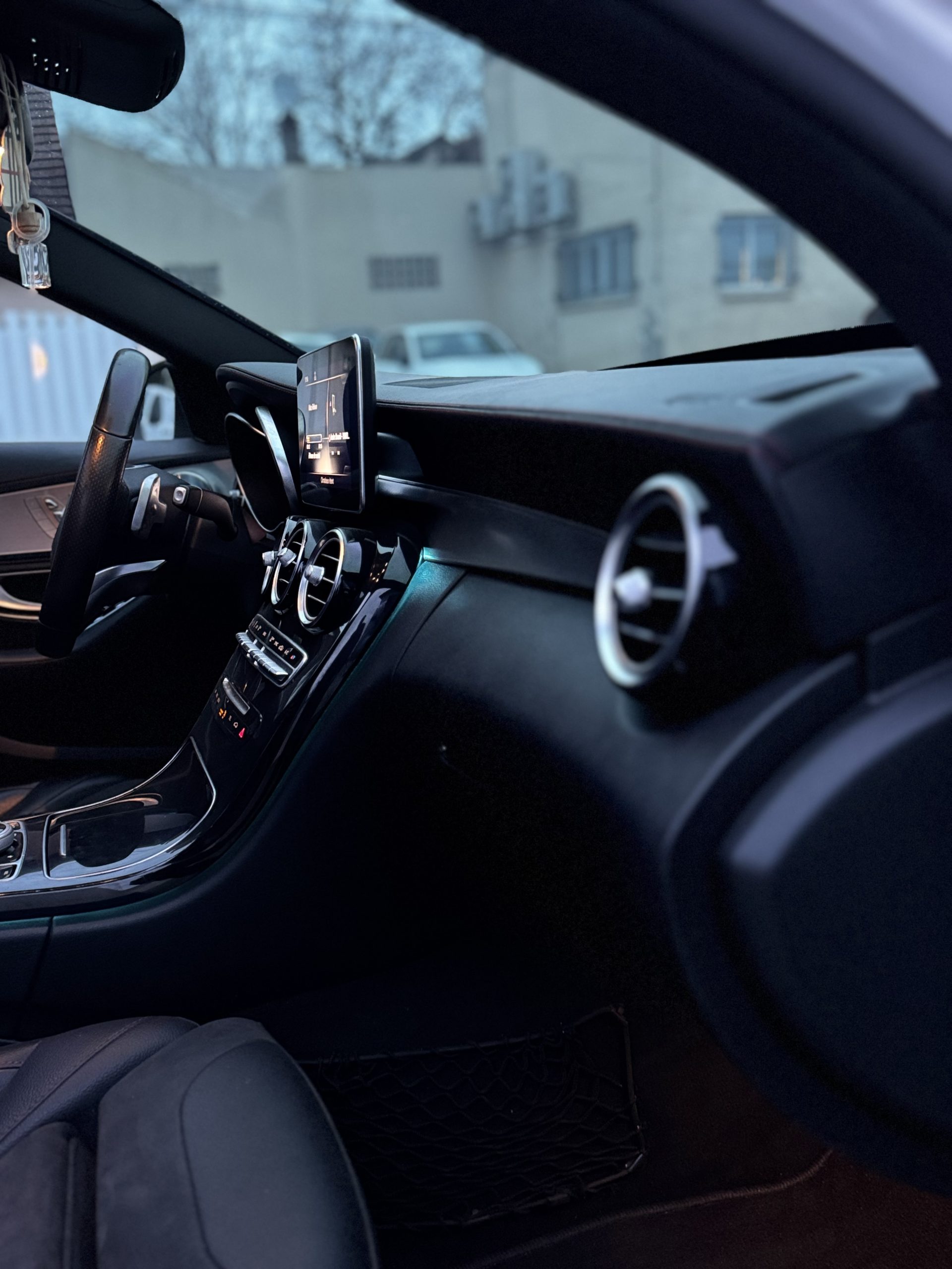 Mercedes-BENZ C 43 AMG – Image 35