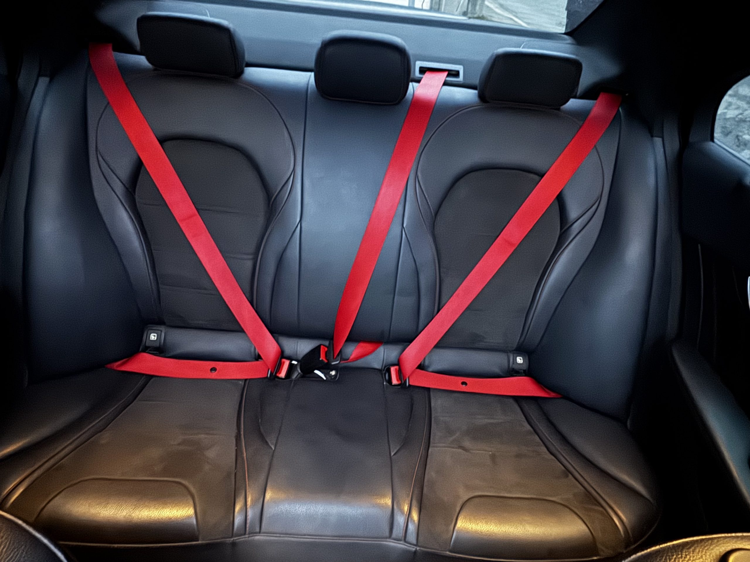 Mercedes-BENZ C 43 AMG – Image 46